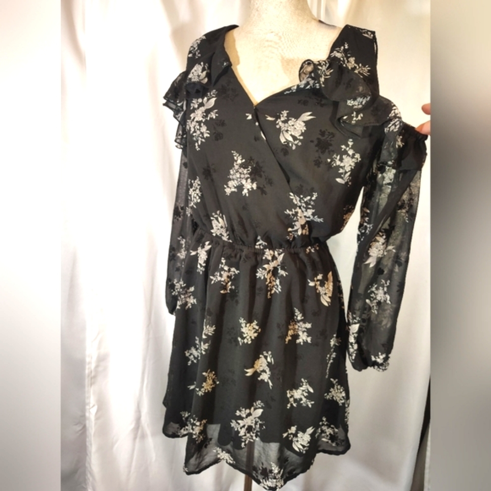 Maurice's Long Sleeve Dress, Cut Out Shoulders Knee Length Black-White Floral, S